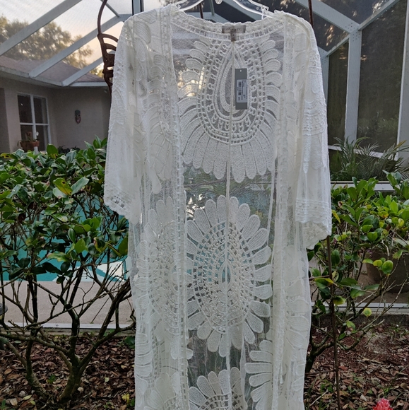 Francesca's lace Kimono Duster - Picture 3 of 6